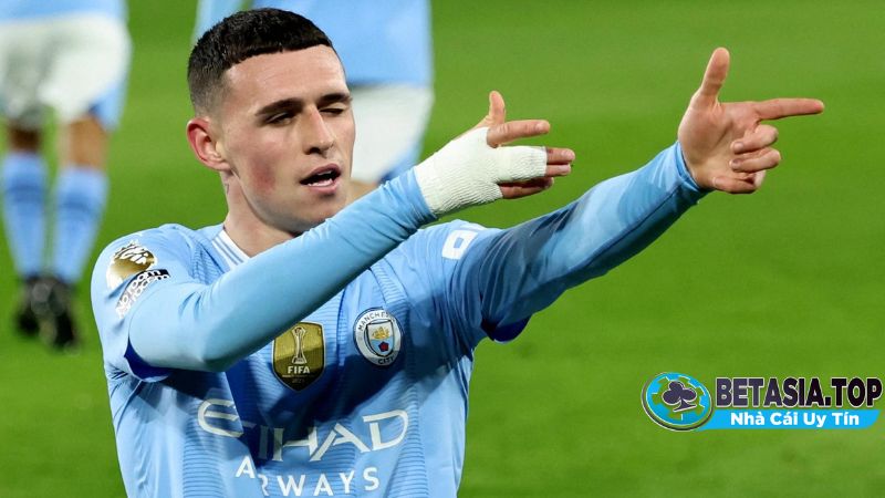 Phil Foden lập hat-trick giúp Man City chiến thắng