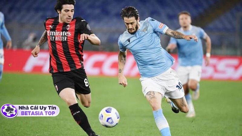 Lazio vs AC Milan có màn đối đầu căng thẳng ở Serie A